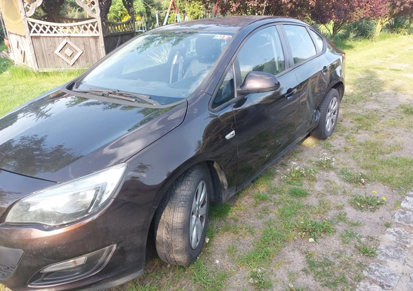 Opel Astra cena 22000 przebieg: 198000, rok produkcji 2015 z Wągrowiec małe 79